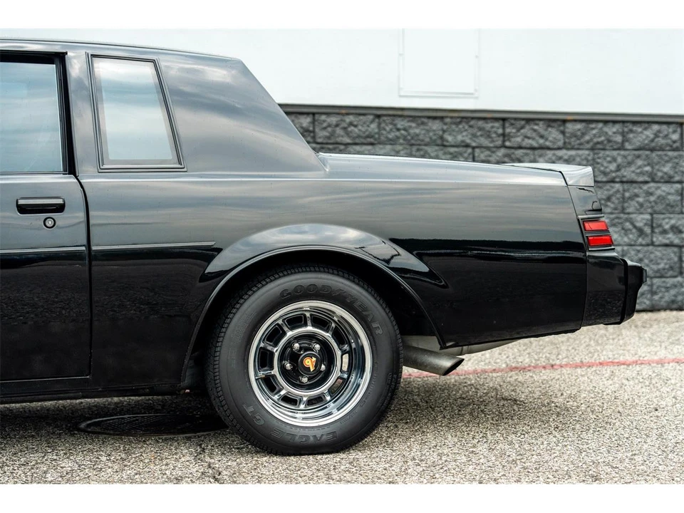1987 Buick Grand National - Image 10 of 31