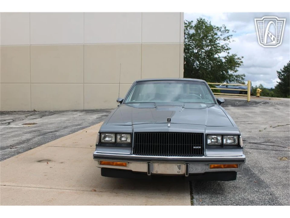 1987 Buick Regal - Image 25 of 31
