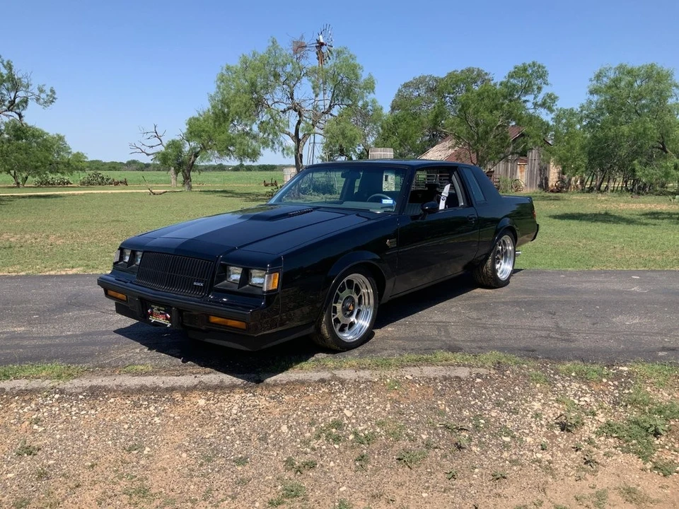 1987 Buick Grand National - Image 11 of 12