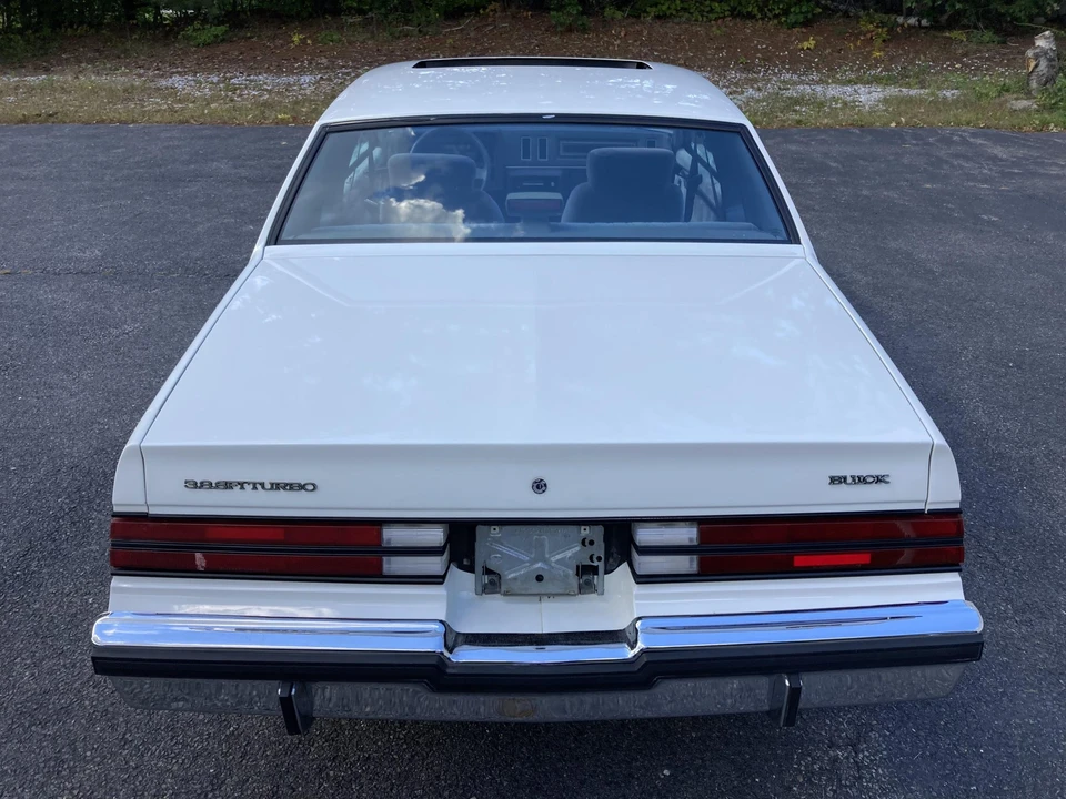 1987 Buick Regal - Image 22 of 31