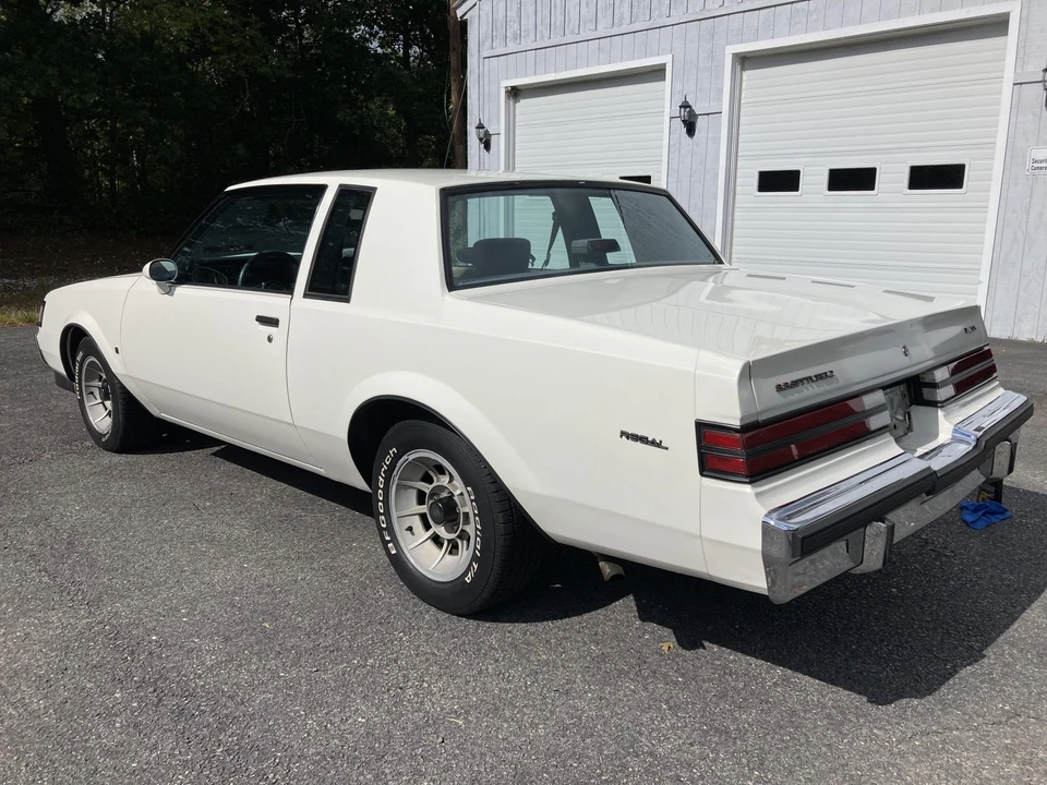 1987 Buick Regal - Image 24 of 31