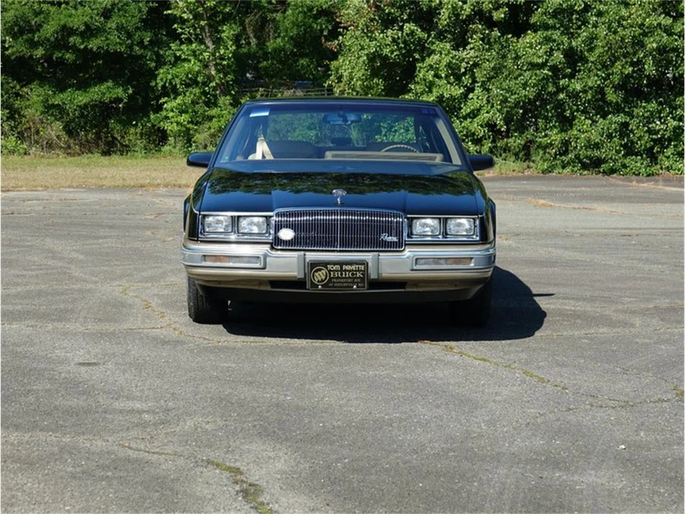 1987 Buick Riviera 4th-7th Gen - Image 3 of 31