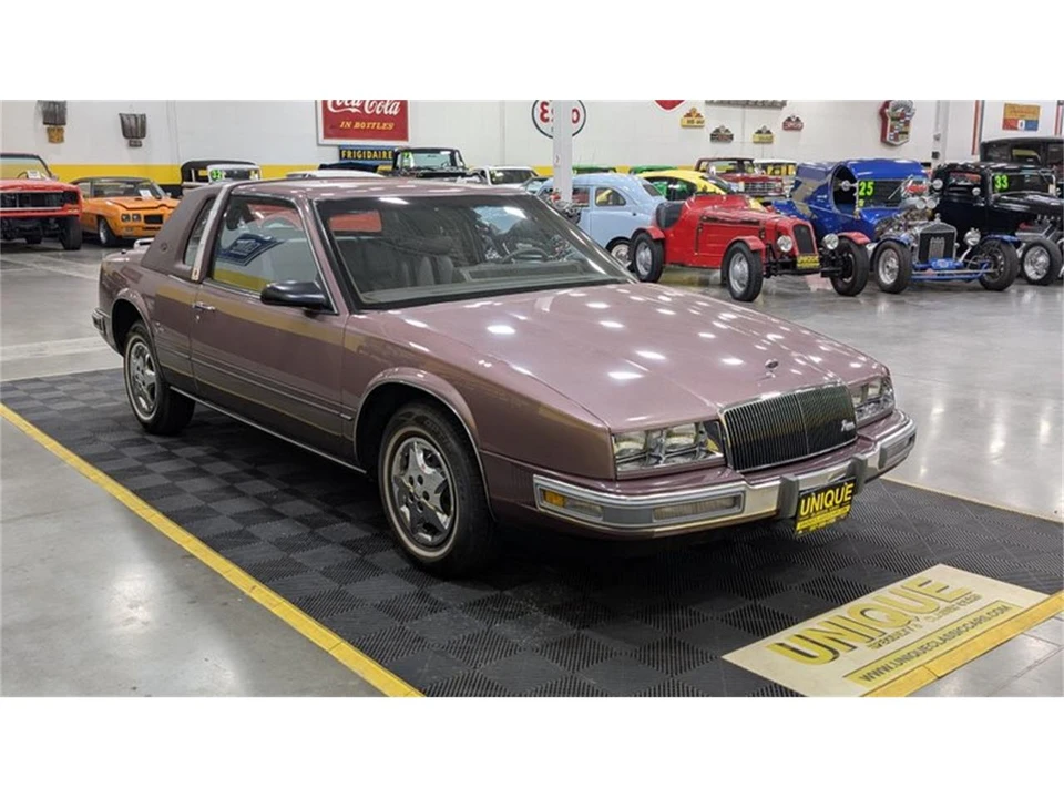 1987 Buick Riviera 4th-7th Gen - Image 2 of 9