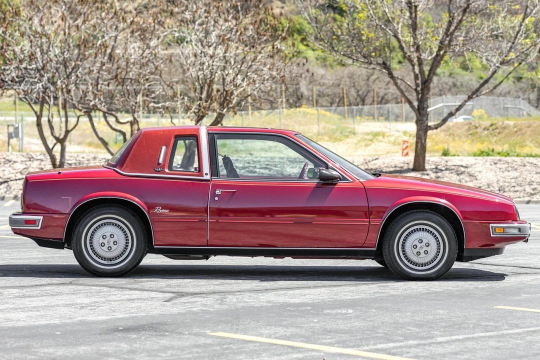 1987 Buick Riviera 4th-7th Gen - Image 3 of 31