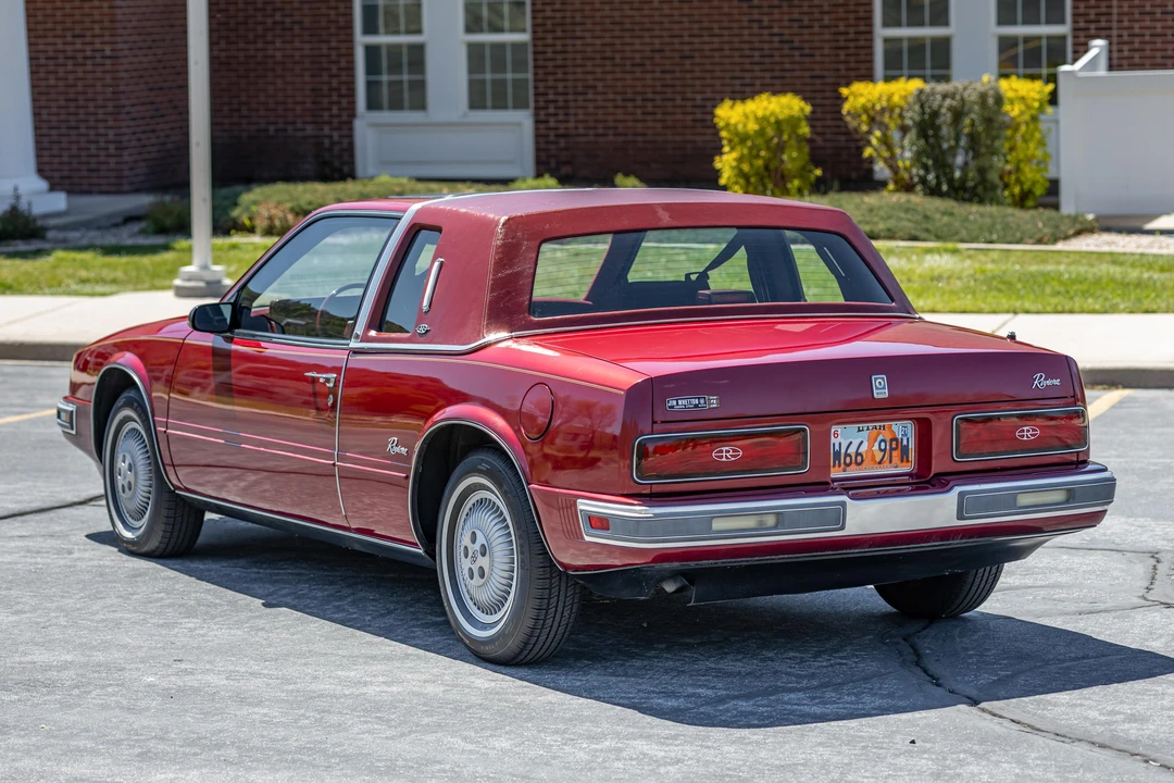 1987 Buick Riviera 4th-7th Gen - Image 9 of 31