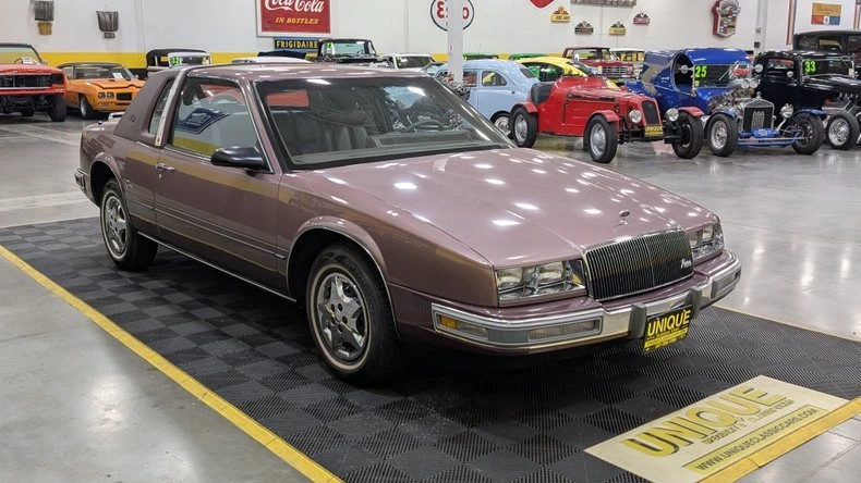 1987 Buick Riviera 4th-7th Gen - Image 2 of 9