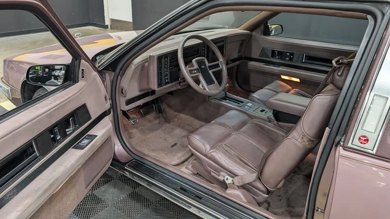1987 Buick Riviera 4th-7th Gen - Image 7 of 9