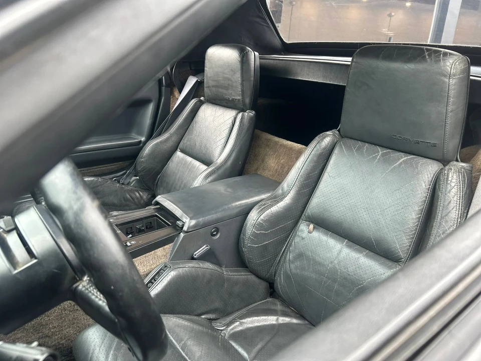 1987 Chevrolet Corvette C4 - Image 19 of 31