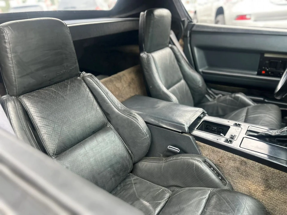 1987 Chevrolet Corvette C4 - Image 24 of 31