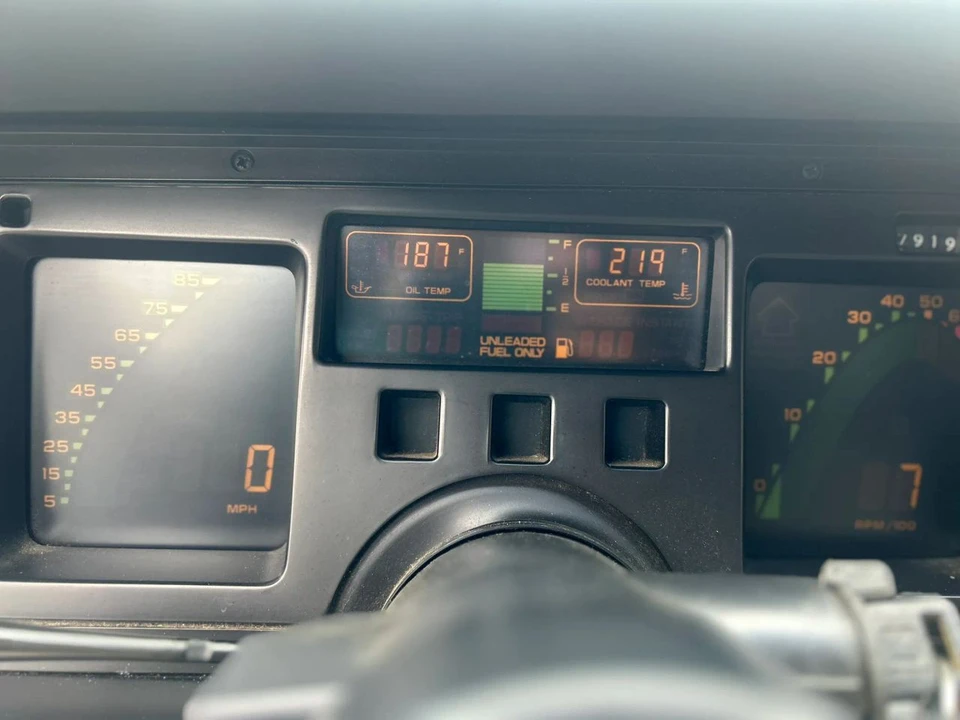 1987 Chevrolet Corvette C4 - Image 30 of 31