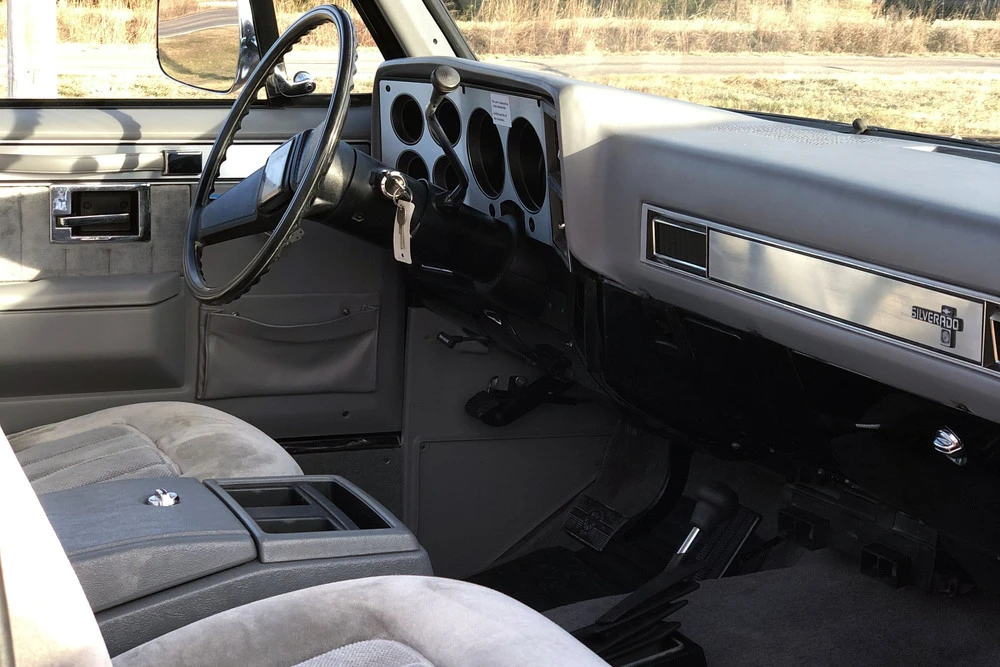 1987 Chevrolet K5 Blazer 2nd Gen - Image 4 of 5