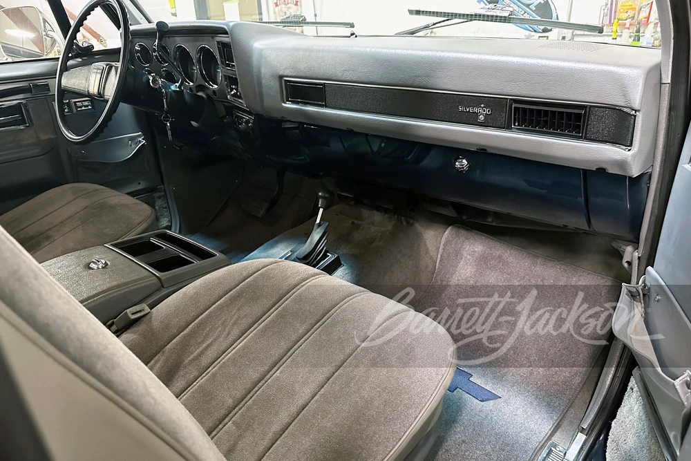 1987 Chevrolet K5 Blazer 2nd Gen - Image 16 of 19