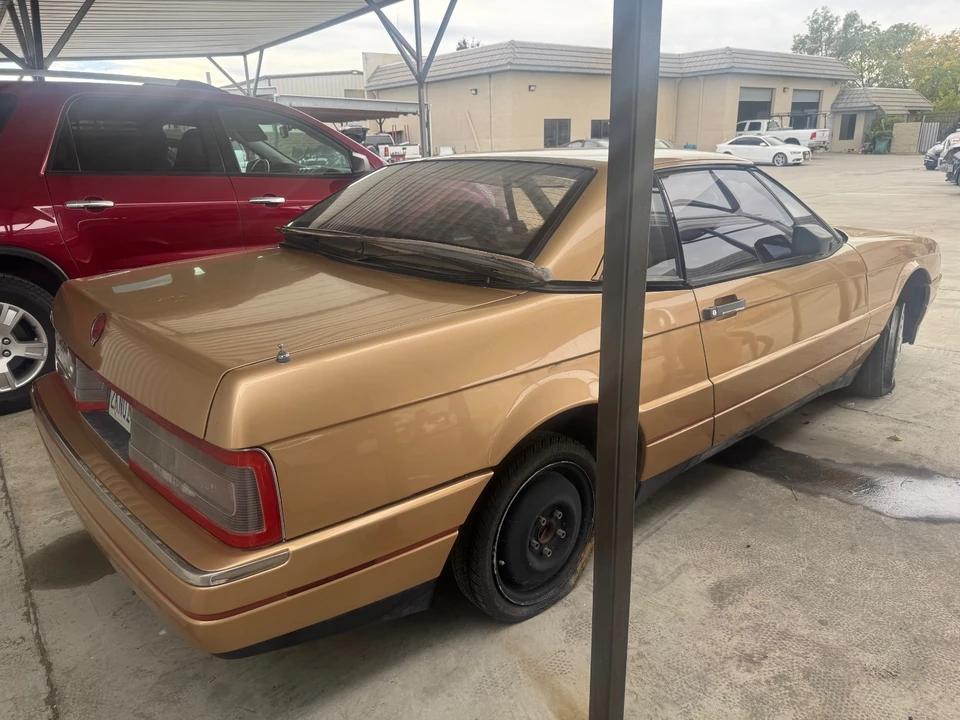 1987 Cadillac Allante - Image 11 of 13