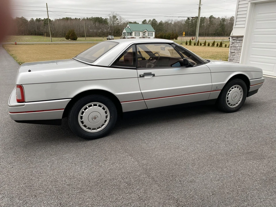1987 Cadillac Allante - Image 22 of 31