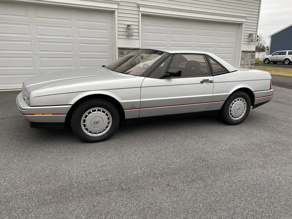 1987 Cadillac Allante - Image 9 of 31