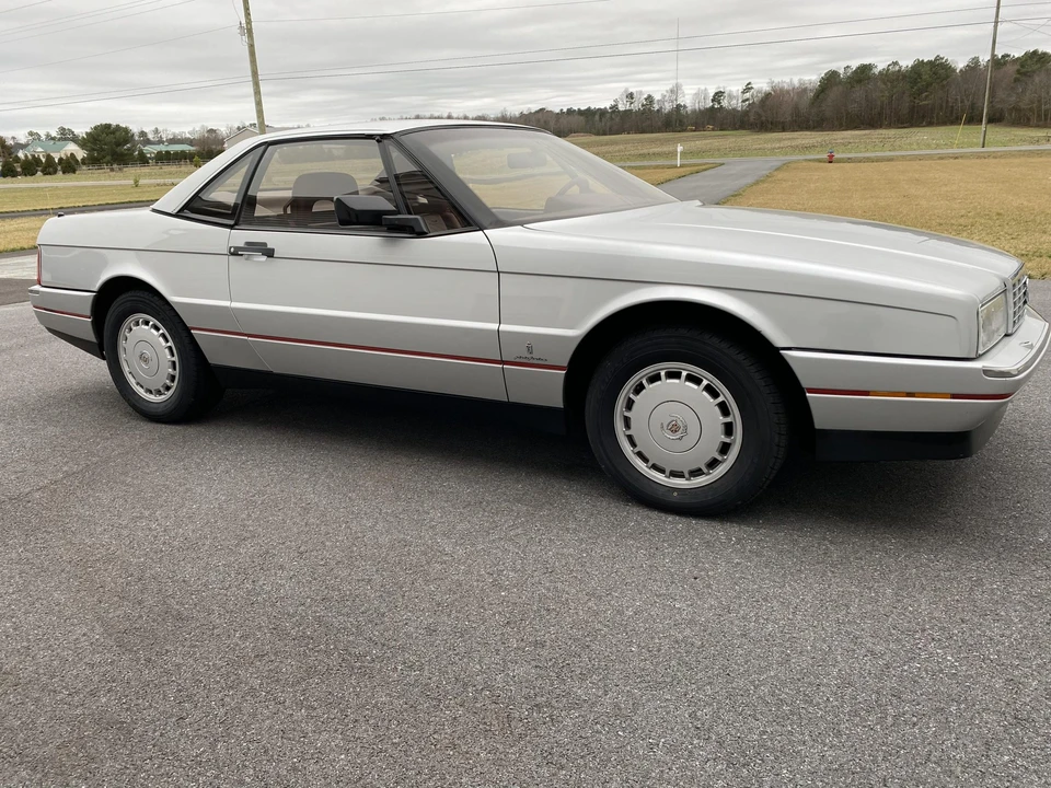 1987 Cadillac Allante - Image 24 of 31