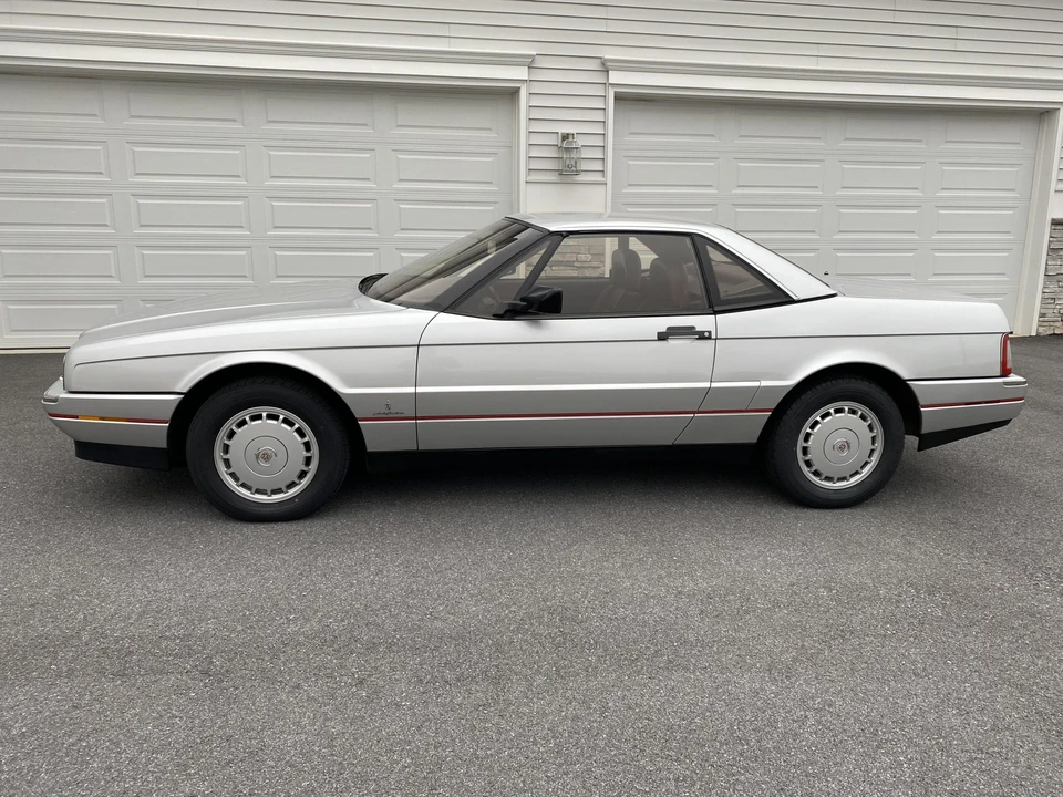 1987 Cadillac Allante - Image 10 of 31