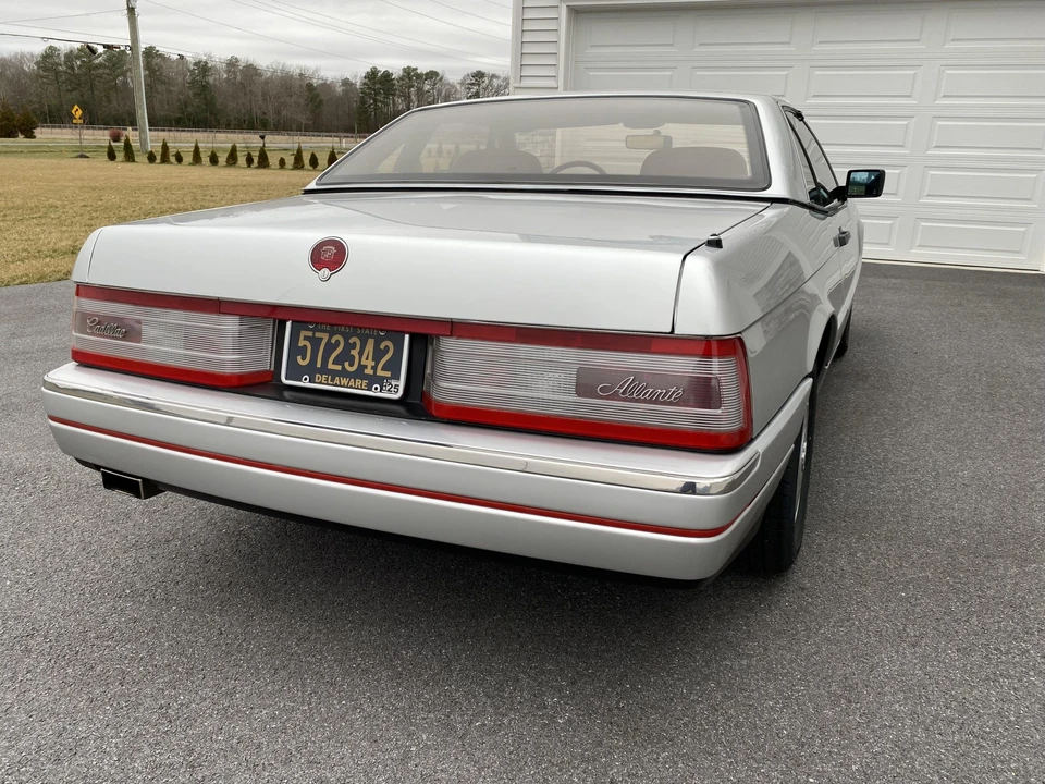 1987 Cadillac Allante - Image 19 of 31
