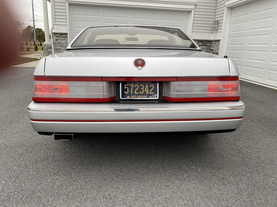 1987 Cadillac Allante - Image 18 of 31