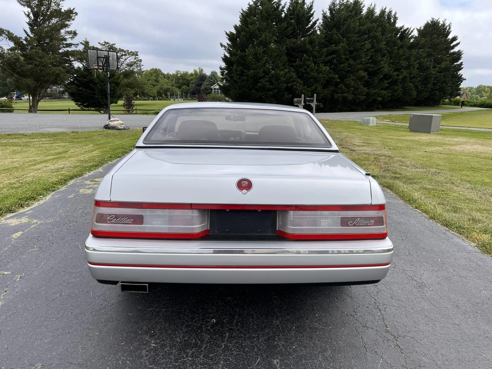 1987 Cadillac Allante - Image 25 of 31