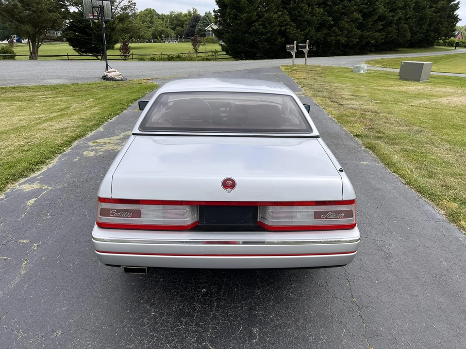 1987 Cadillac Allante - Image 24 of 31