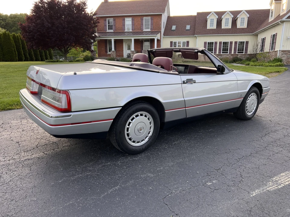1987 Cadillac Allante - Image 14 of 31
