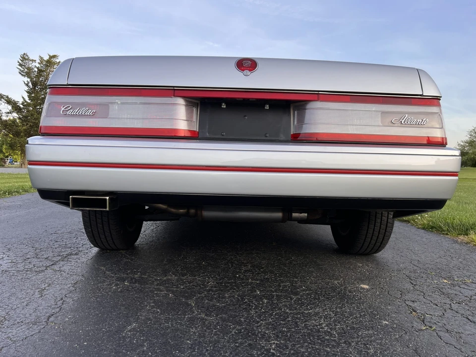 1987 Cadillac Allante - Image 11 of 31