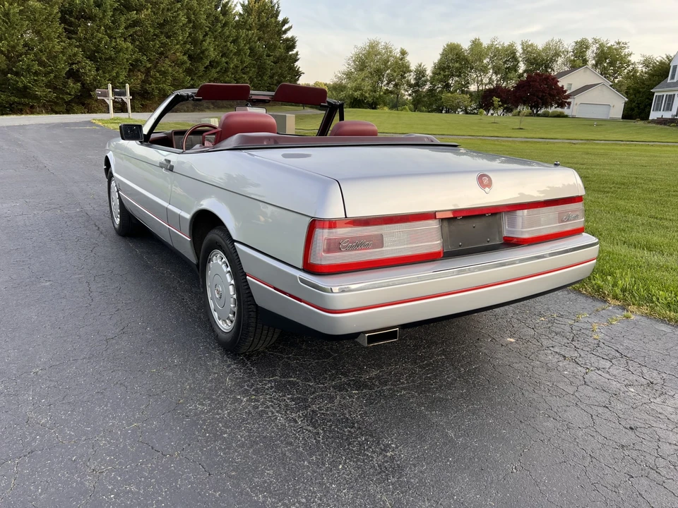 1987 Cadillac Allante - Image 7 of 31