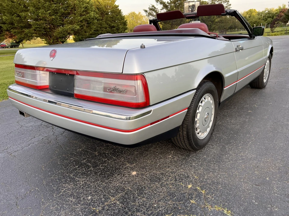 1987 Cadillac Allante - Image 13 of 31
