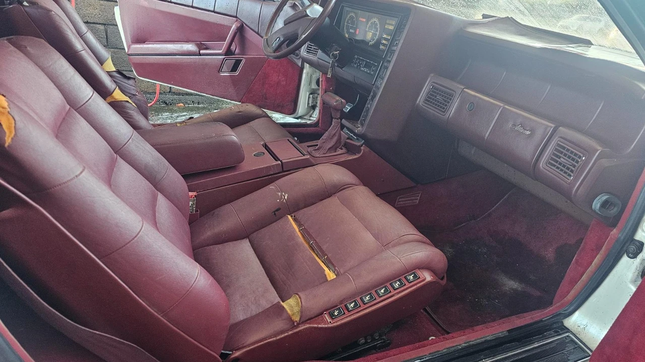 1987 Cadillac Allante - Image 15 of 20