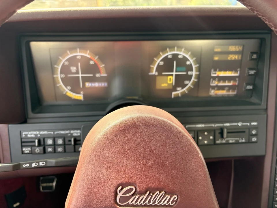 1987 Cadillac Allante - Image 19 of 23