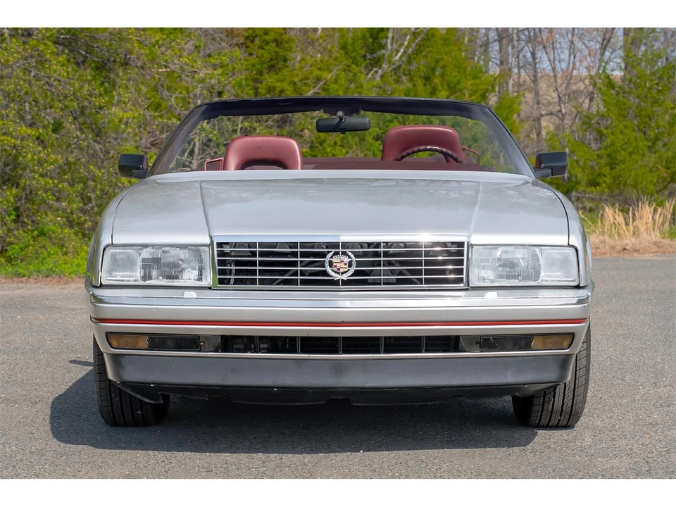 1987 Cadillac Allante - Image 9 of 31