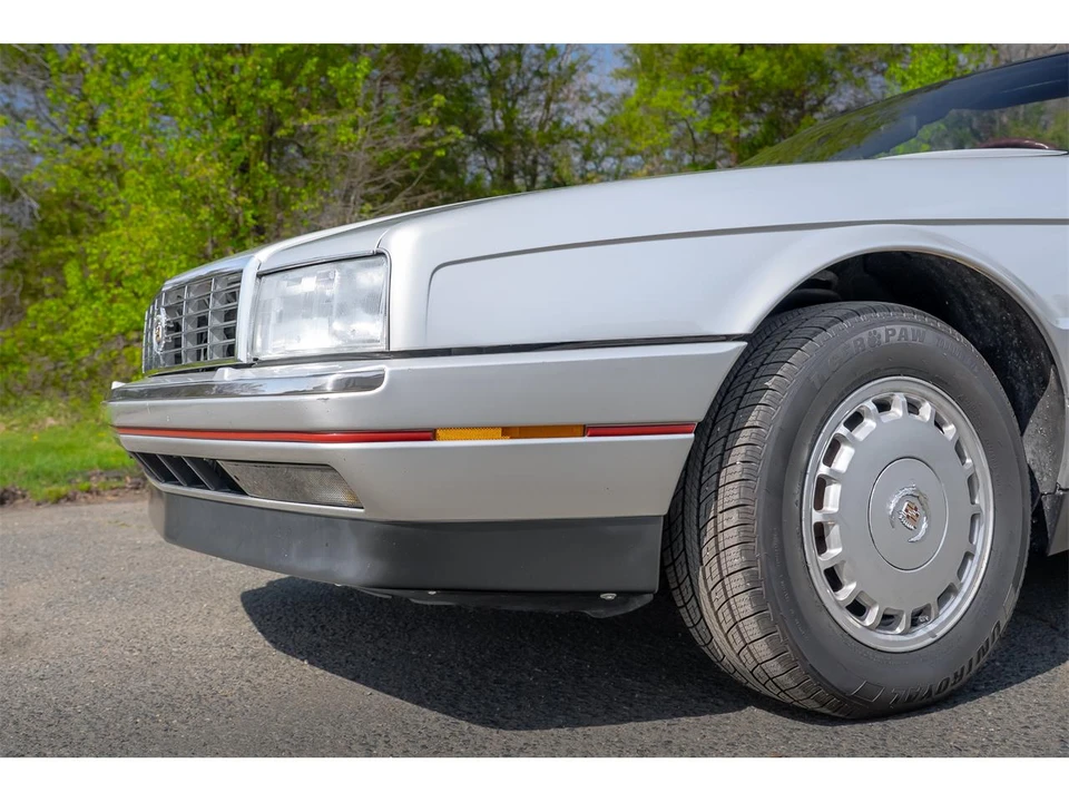 1987 Cadillac Allante - Image 11 of 31