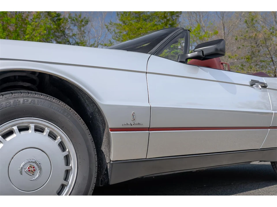 1987 Cadillac Allante - Image 12 of 31