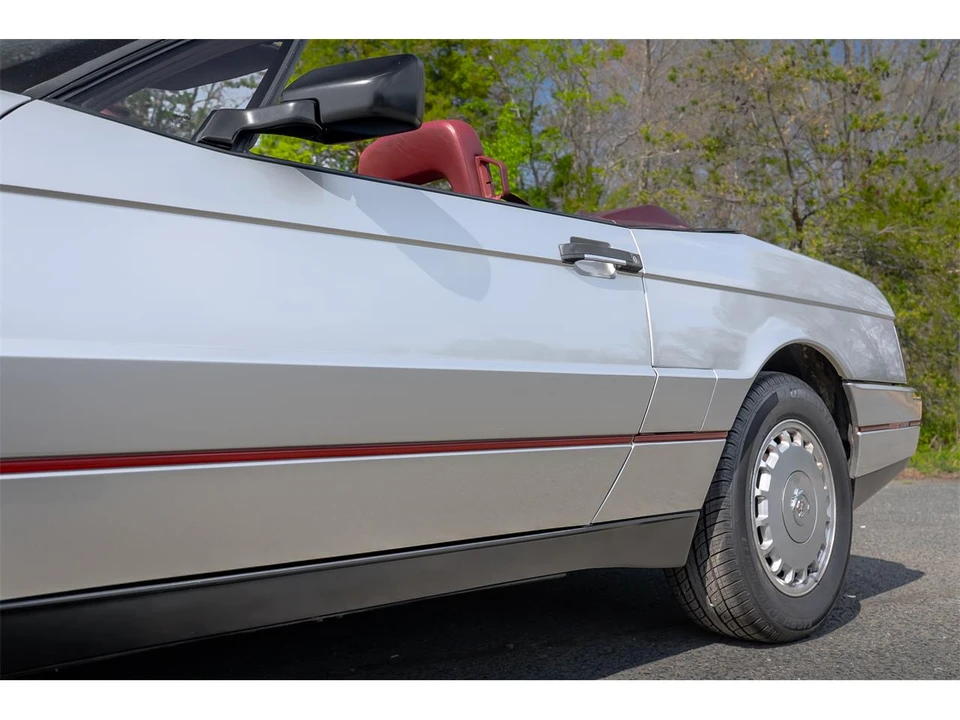 1987 Cadillac Allante - Image 14 of 31