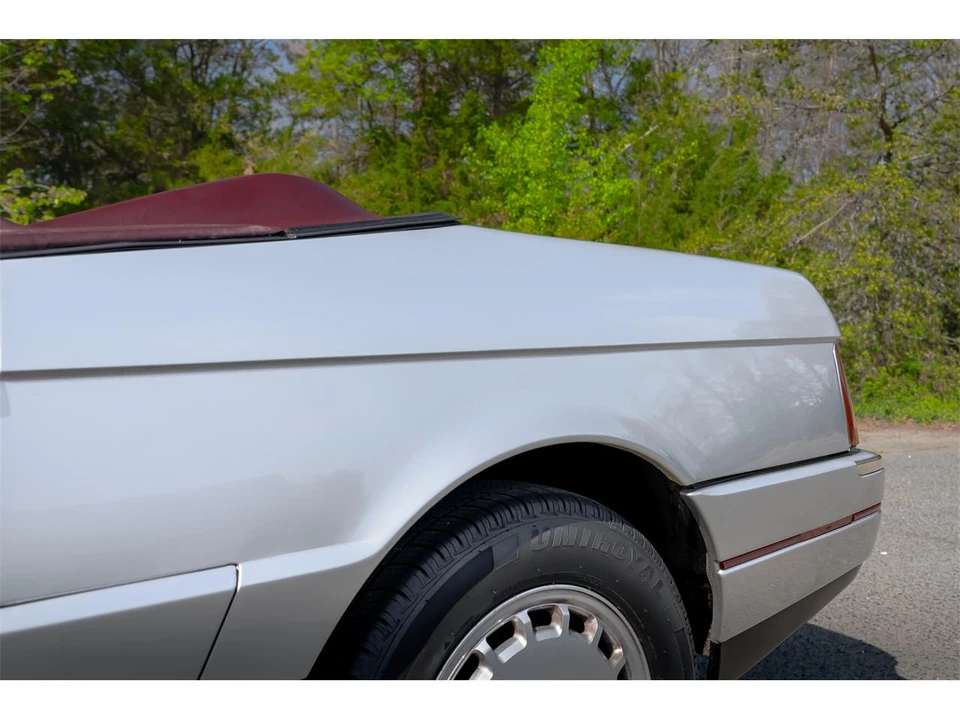1987 Cadillac Allante - Image 15 of 31