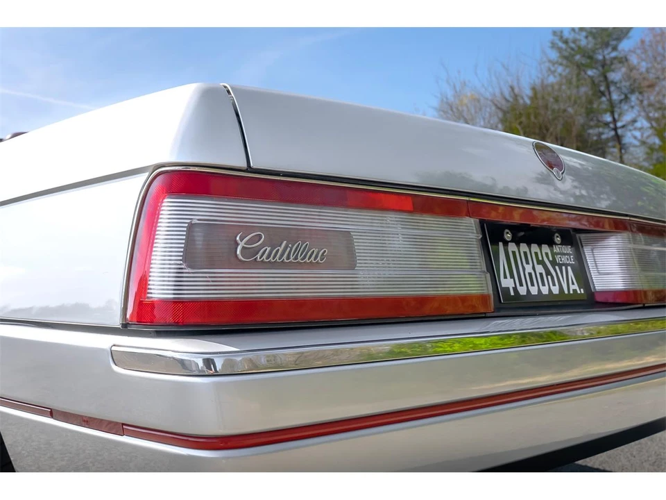 1987 Cadillac Allante - Image 16 of 31