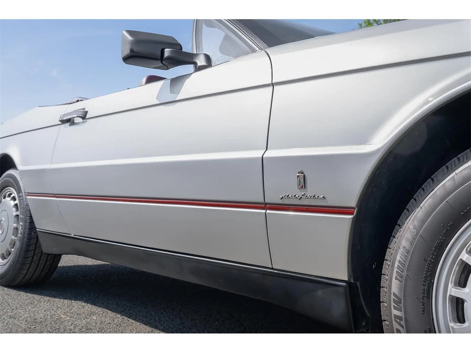 1987 Cadillac Allante - Image 22 of 31