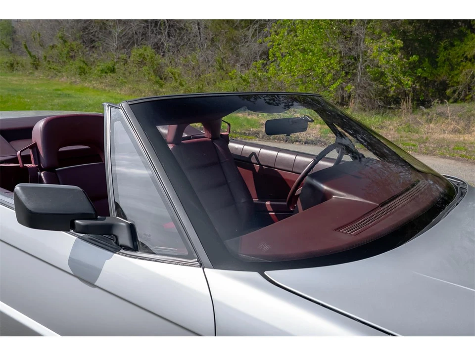 1987 Cadillac Allante - Image 23 of 31