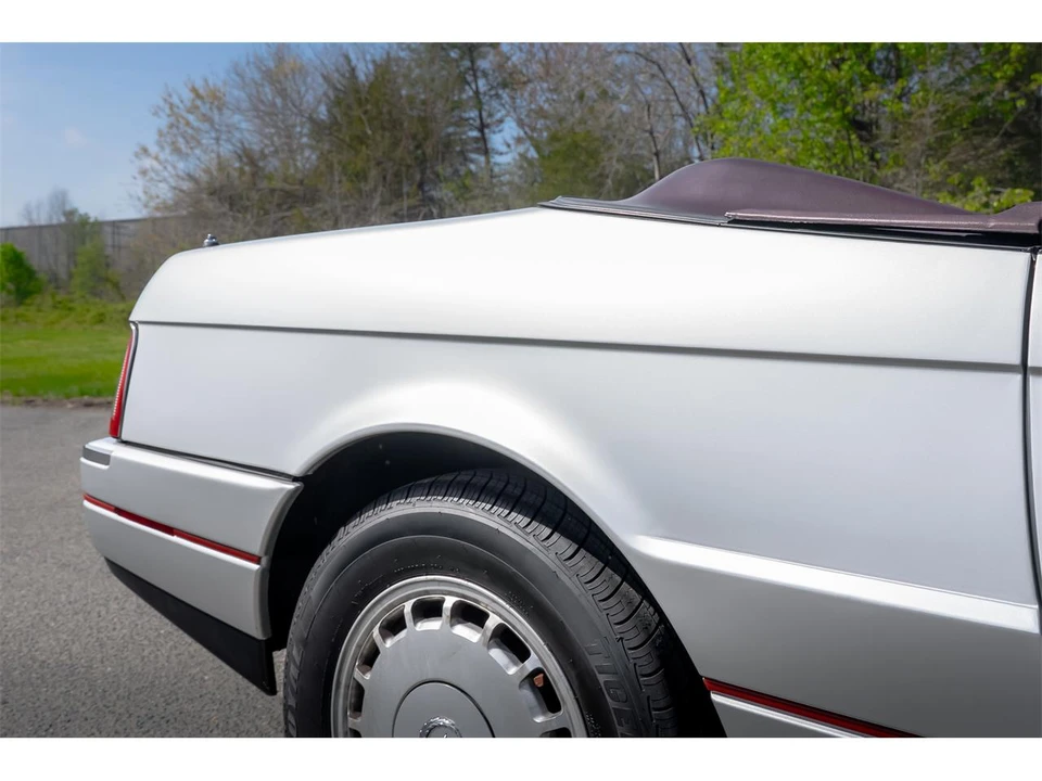 1987 Cadillac Allante - Image 24 of 31