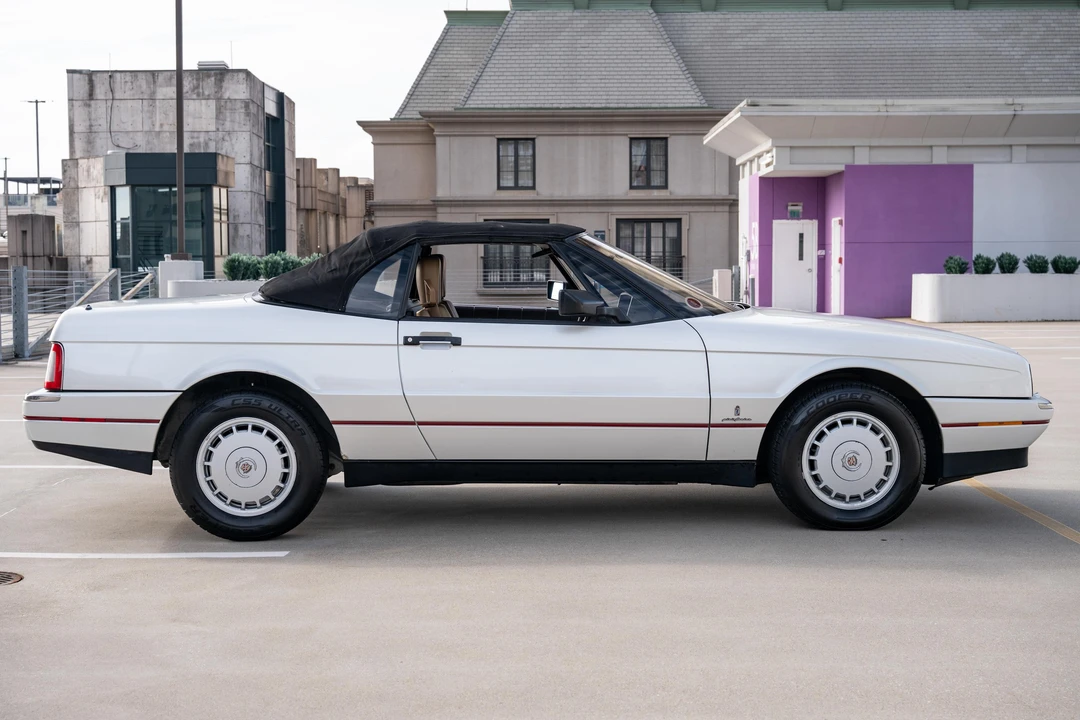 1987 Cadillac Allante - Image 22 of 31