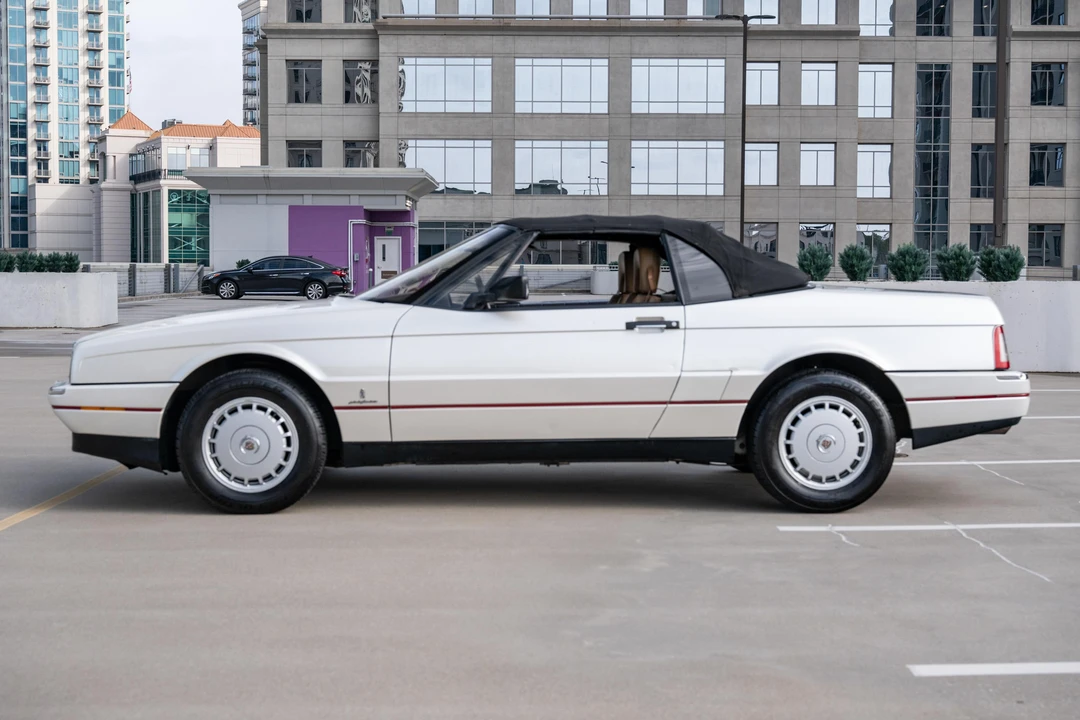 1987 Cadillac Allante - Image 18 of 31