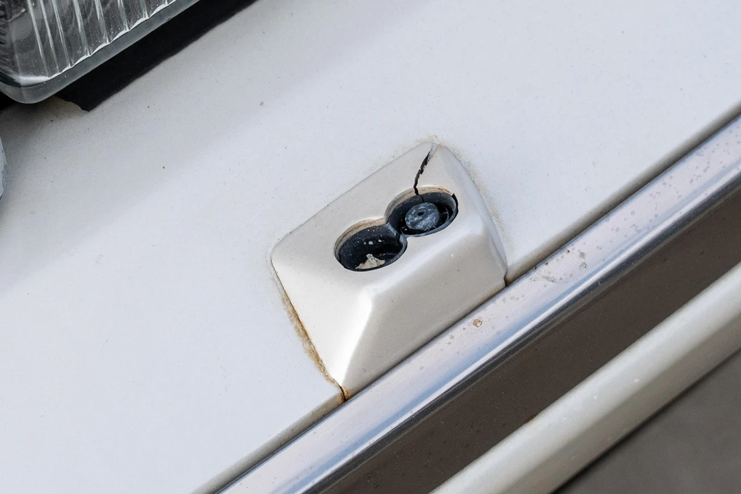 1987 Cadillac Allante - Image 25 of 31