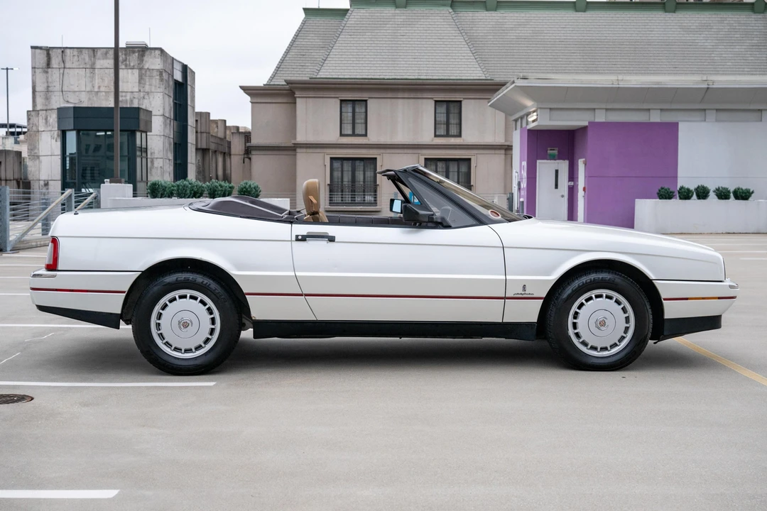 1987 Cadillac Allante - Image 3 of 31