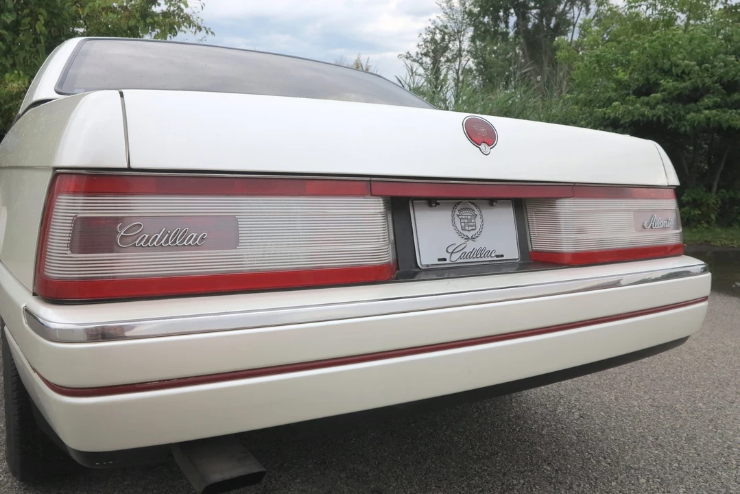 1987 Cadillac Allante - Image 21 of 31