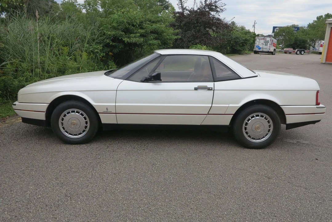 1987 Cadillac Allante - Image 6 of 31