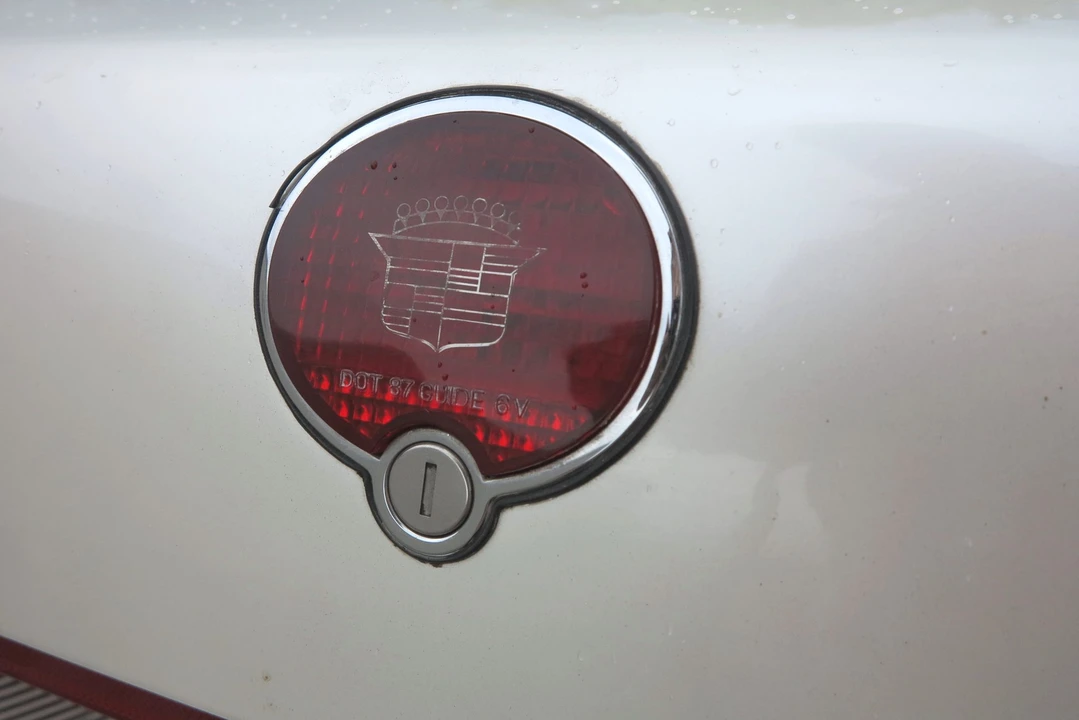 1987 Cadillac Allante - Image 22 of 31