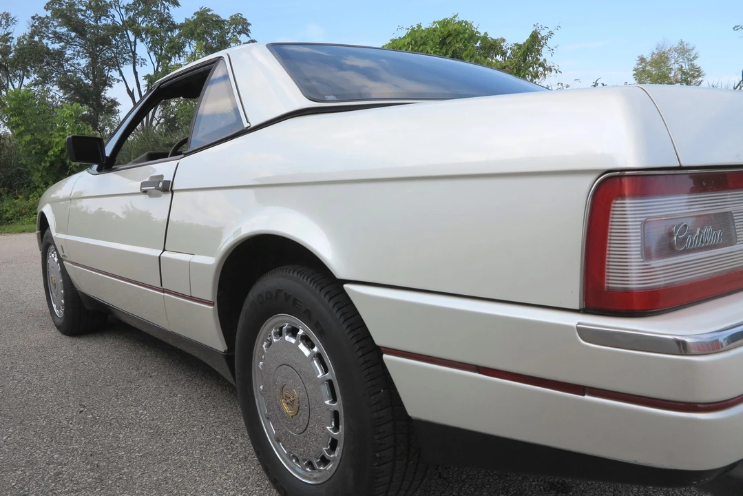 1987 Cadillac Allante - Image 20 of 31