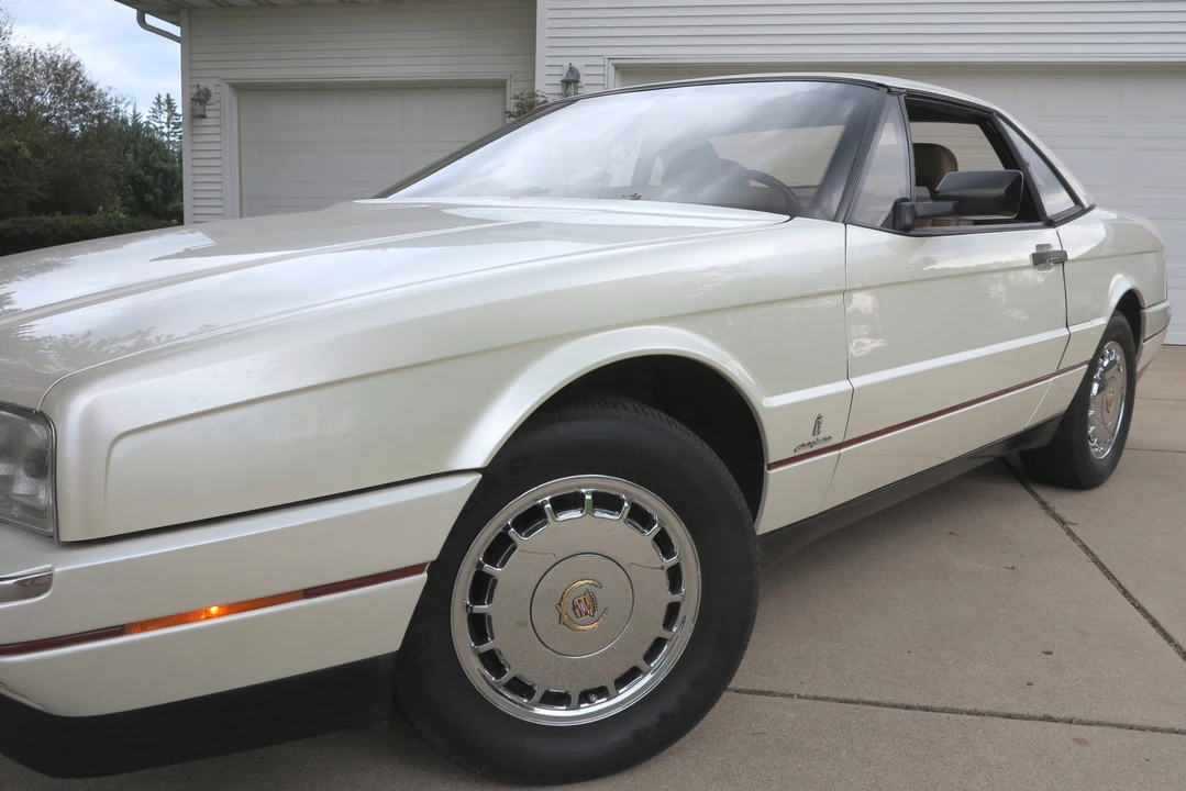 1987 Cadillac Allante - Image 17 of 31