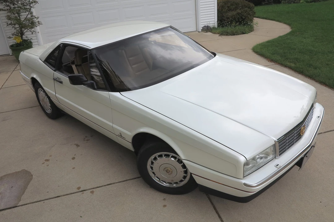 1987 Cadillac Allante - Image 2 of 31